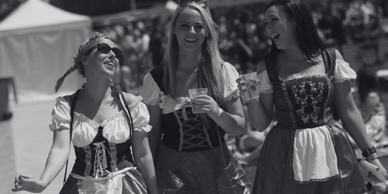 Jingle and Mingle Race Day  Tile Image