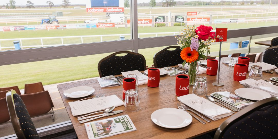 Grandstand Dining