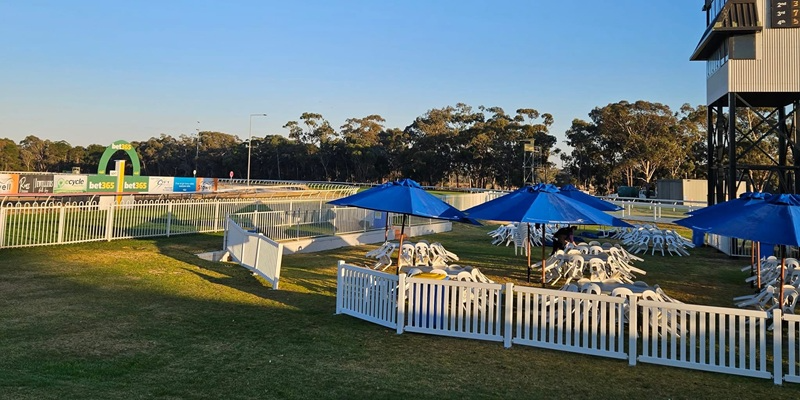 Stawell | Umbrella | Stawell | Umbrella - Christmas | 2025-2026 Thumbnail